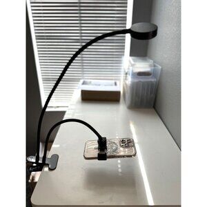 LIVESTREAM DESKTOP GOOSENECK UNIVERSAL PHONE MOUNT W/ SELFIE LIGHT & CLAMP